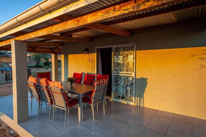 Kamieskroon Cosy Cottage - thumb 3