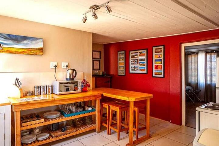 Kamieskroon Cosy Cottage - thumb 4