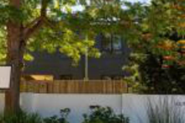 The Gate House - thumb 0