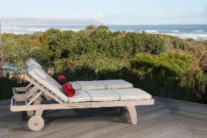 African Pride Mosselberg On Grotto Beach - thumb 0