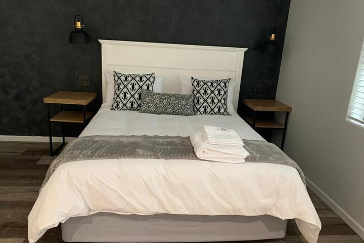 Coral Wood Self Catering Suites & B & B - thumb 7