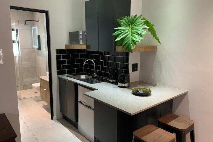 Coral Wood Self Catering Suites & B & B - thumb 1