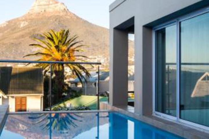Villa On Slopes Of Geneva Drive - thumb 0