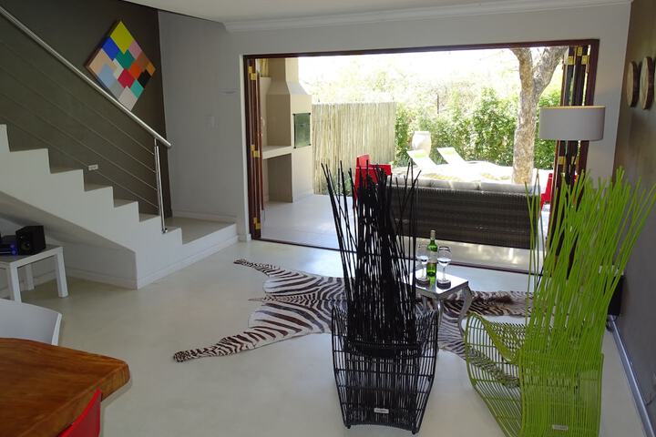 BushGlam Luxury Holiday Home - thumb 3