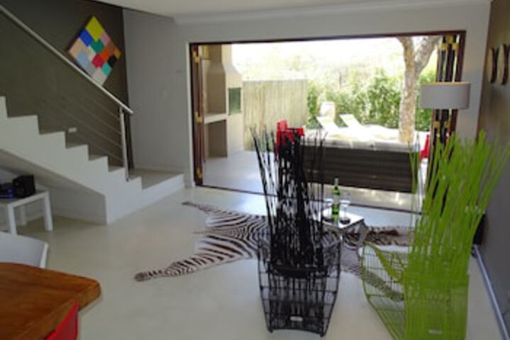 BushGlam Luxury Holiday Home - thumb 0