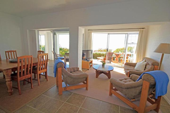 Roman Rock Apartments - thumb 5