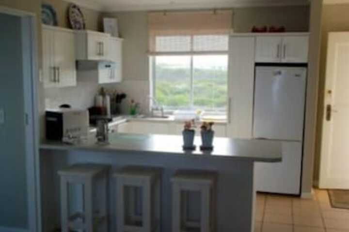 31 Tobago Bay Hermanus Seafront - thumb 2