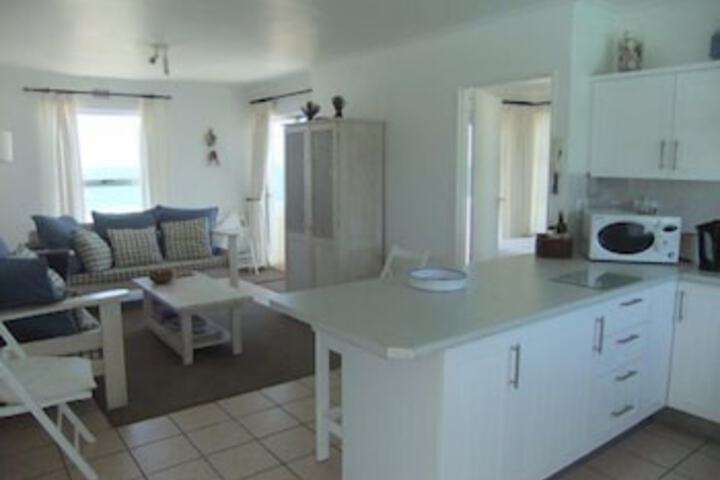 31 Tobago Bay Hermanus Seafront - thumb 3