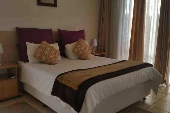 Rolls Royce Guest House - thumb 7