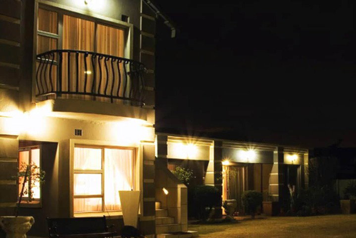 Rolls Royce Guest House - thumb 4