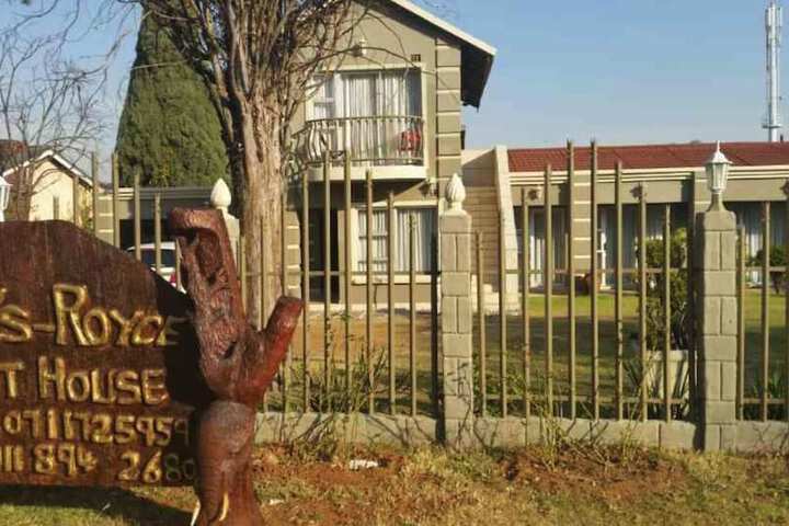 Rolls Royce Guest House - thumb 2