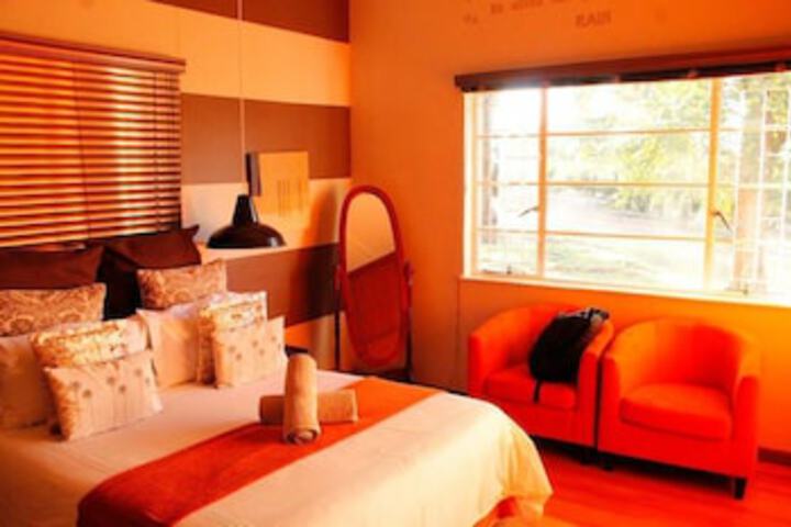 Ukholo Lodge - thumb 0