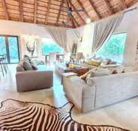 Honey Badger Safari House - Accommodation Africa