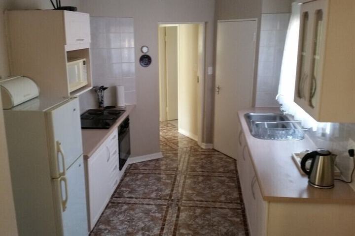 Royal Ridge Guest House And Apartments - thumb 1