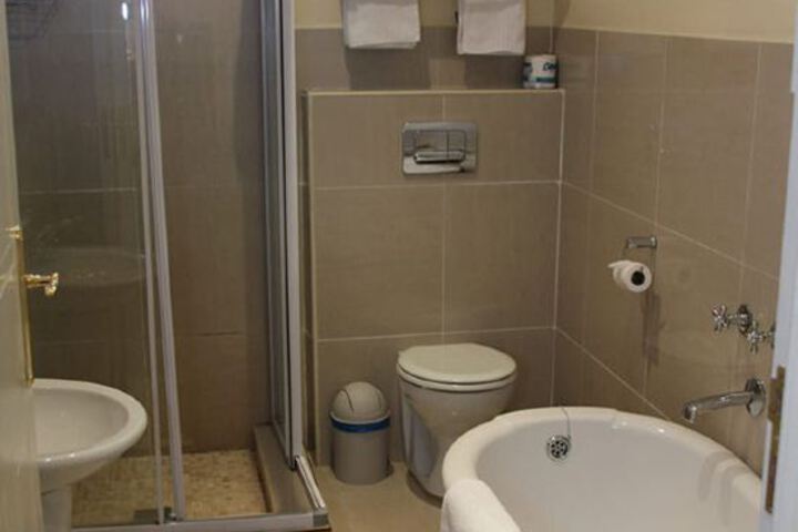 Howick Falls Hotel - thumb 0