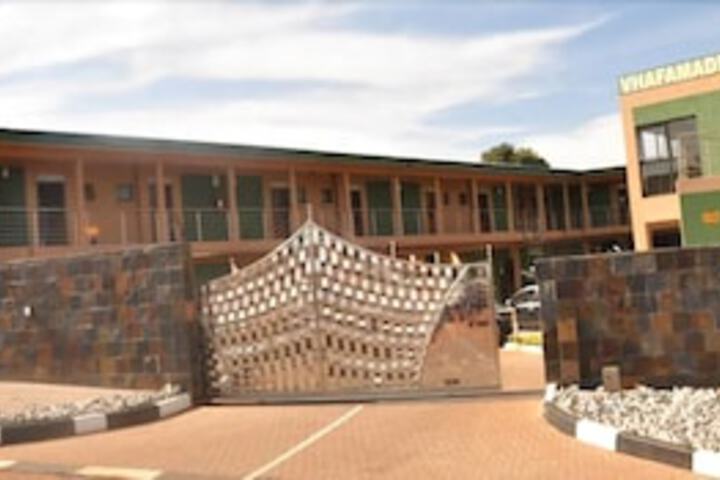 Vhafamadi Bed And Breakfast - thumb 2