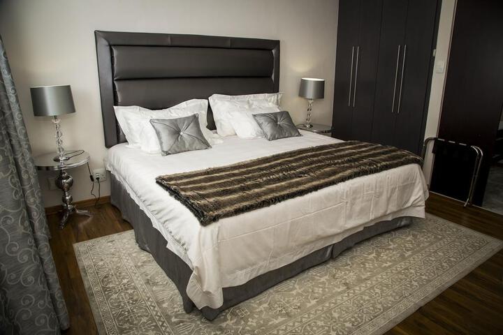 Barney Barnato B & B - thumb 0