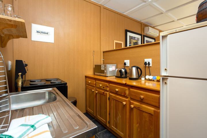 Gariep Dam SunRose Group Of Guest Houses - thumb 5