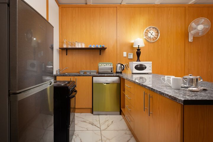 Gariep Dam SunRose Group Of Guest Houses - thumb 2