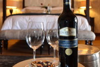 Under Oaks Guesthouse