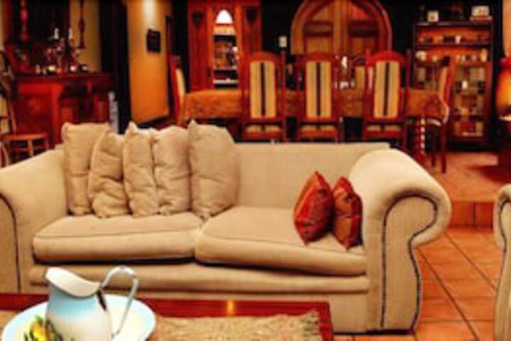 J'Cups Guest House - thumb 1
