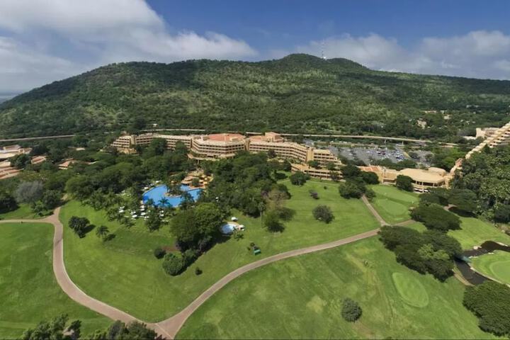 Sun City Hotel And Casino - thumb 3