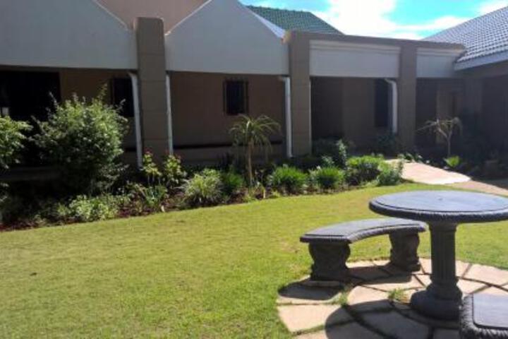 Ubuntu Guesthouse - thumb 2