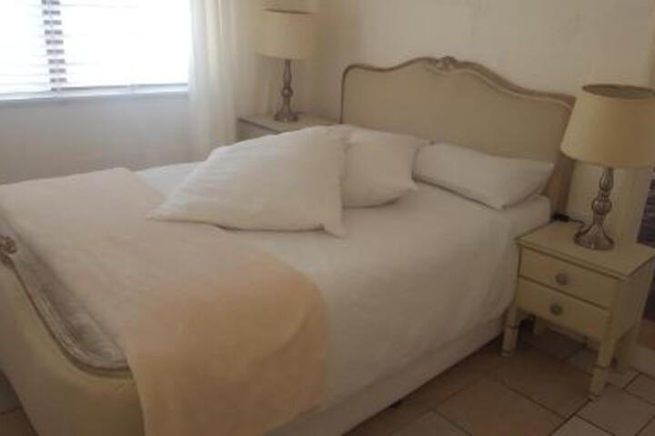 Au Plais De Langebaan At Palm Tree Villa - thumb 4