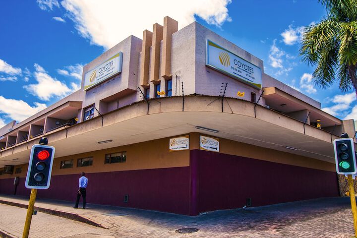 Coyotes Hotel And Conference Centre - thumb 5