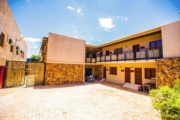 Coyotes Hotel And Conference Centre - thumb 6