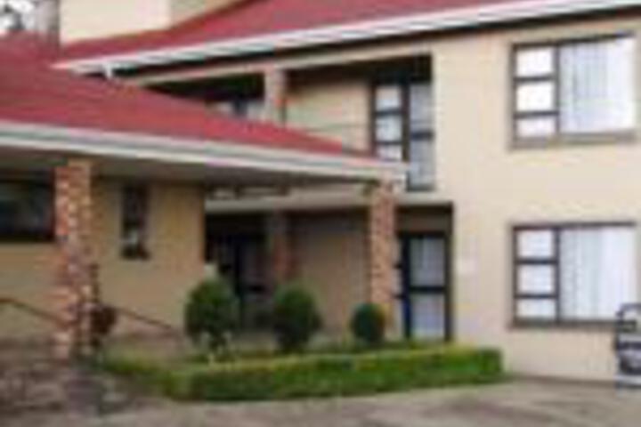 Bel Air Guest House - thumb 0