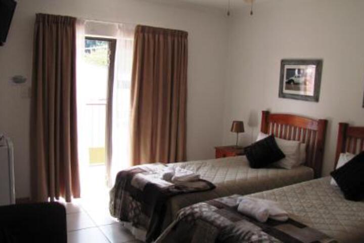 Bel Air Guest House - thumb 7