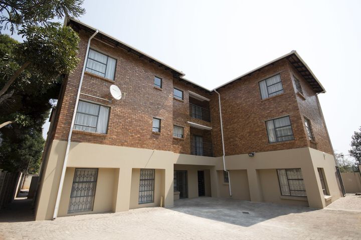 Khamanzi Lodge And Tours - thumb 7
