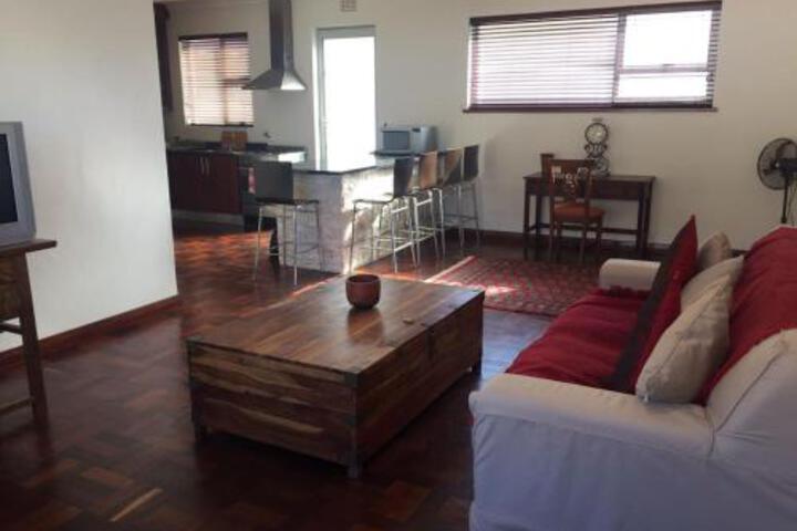 Muizenberg Muse - thumb 0