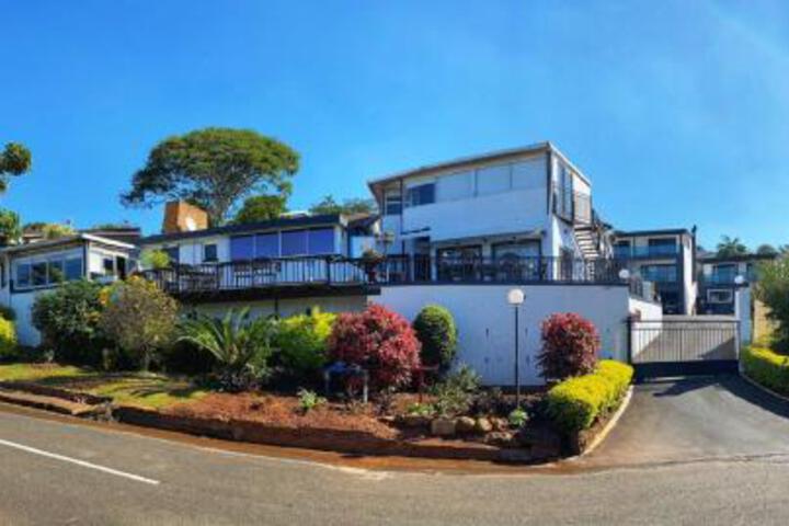 Collards B & B - thumb 0