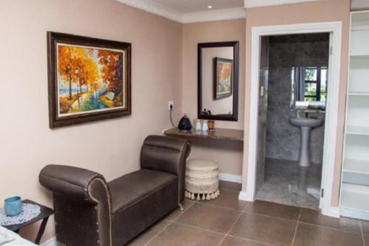 Collards B & B - thumb 5