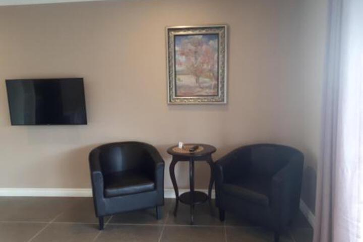 Collards B & B - thumb 1