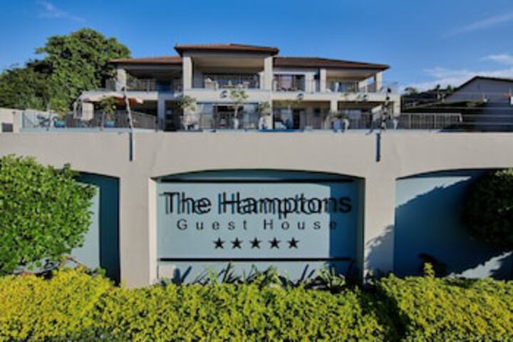 The Hamptons Guest House - thumb 0