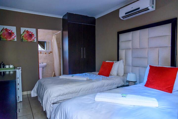 Hlulani Guest House - thumb 7