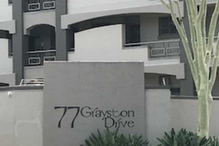 77 Grayston Apartment - thumb 0