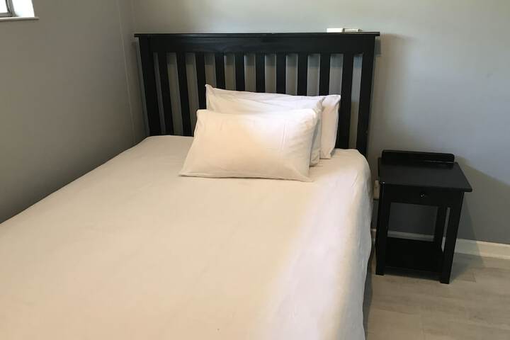 77 Grayston Apartment - thumb 6