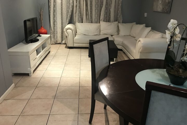 77 Grayston Apartment - thumb 7
