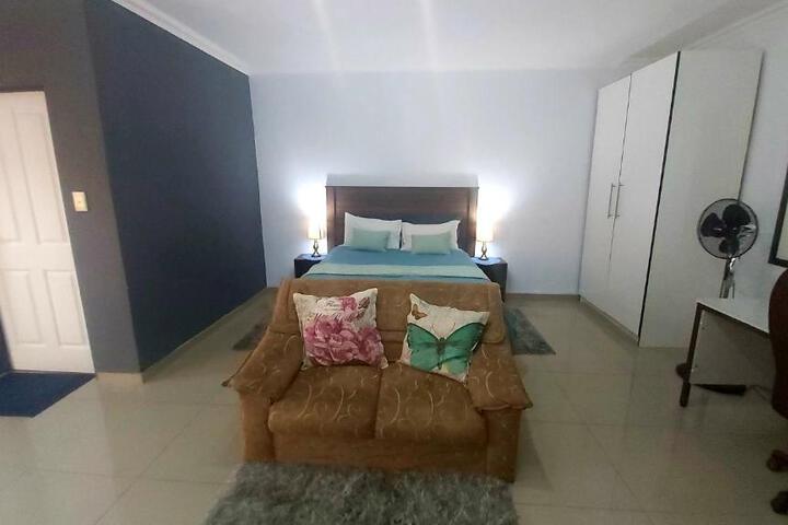 Kayalako 4th Avenue Guest House - thumb 2