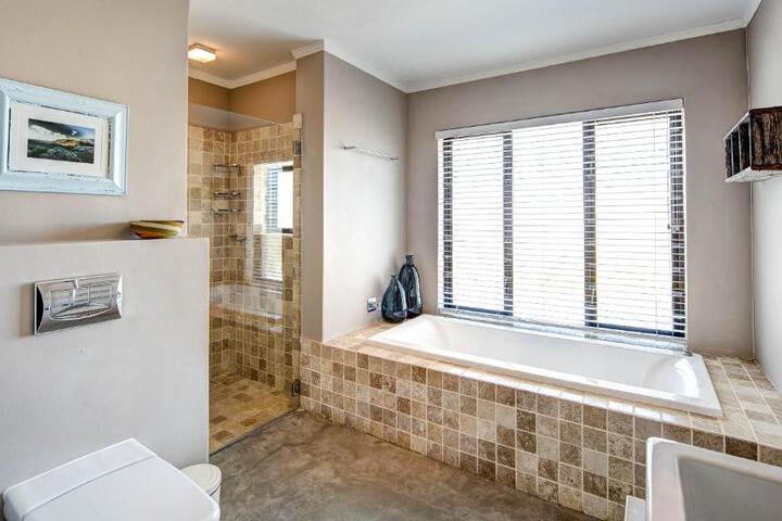 Chapmans View Villa - thumb 3