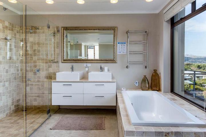 Chapmans View Villa - thumb 2