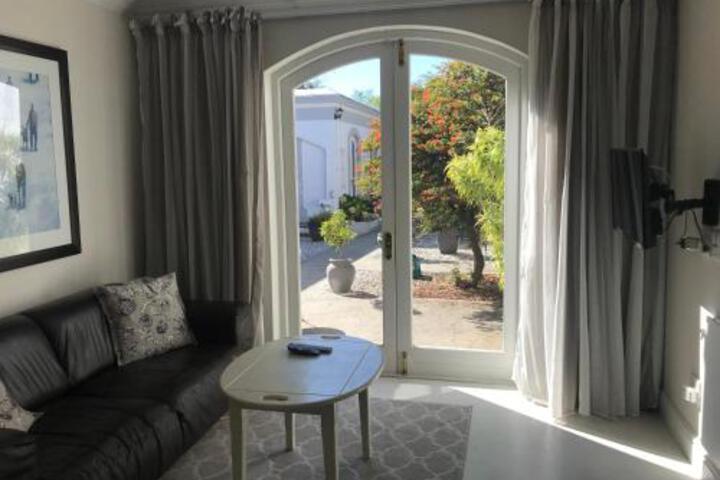 1 On Mona B & B - thumb 4