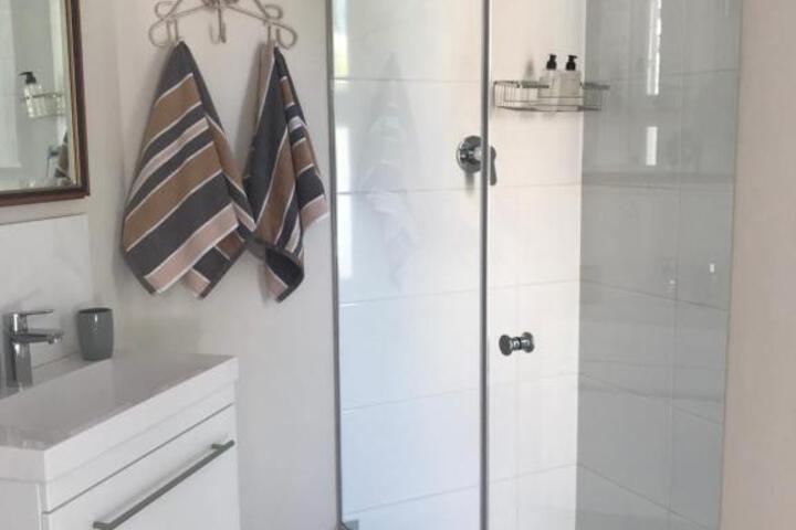 1 On Mona B & B - thumb 7