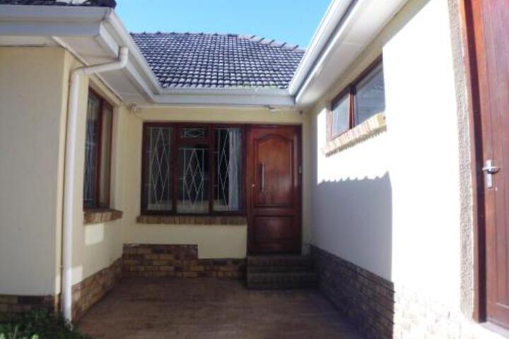 Acdc Self Catering - thumb 4