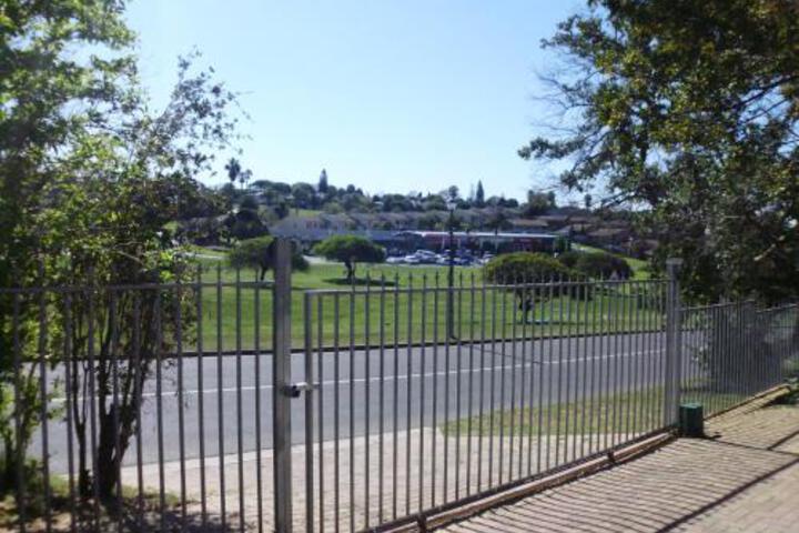 Acdc Self Catering - thumb 3