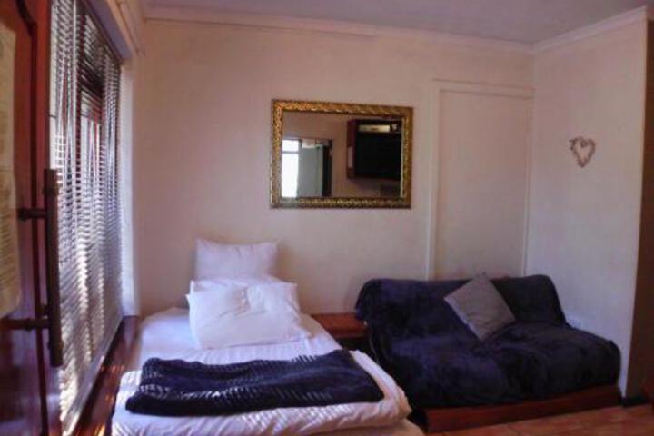 Acdc Self Catering - thumb 5